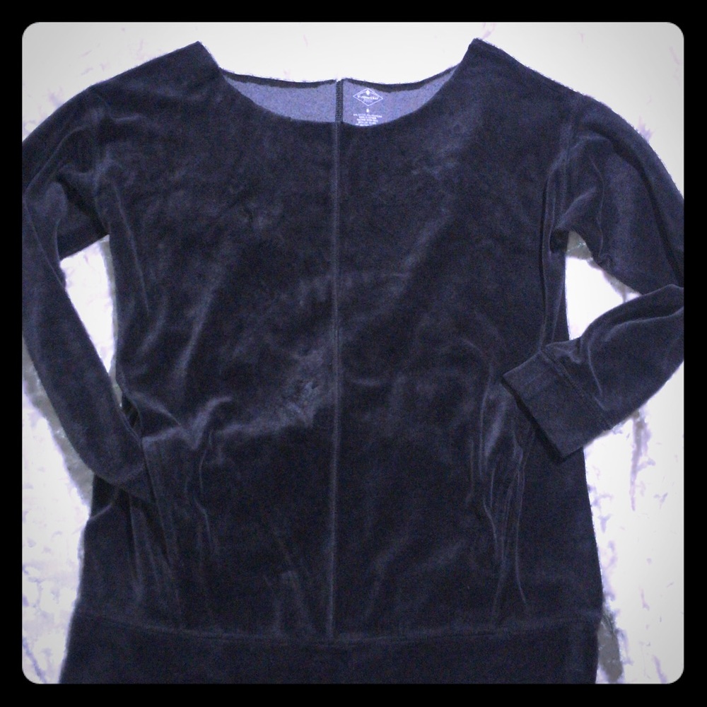 ☘️St. John’s Bay Rough Edge Velour Sweatshirt☘️